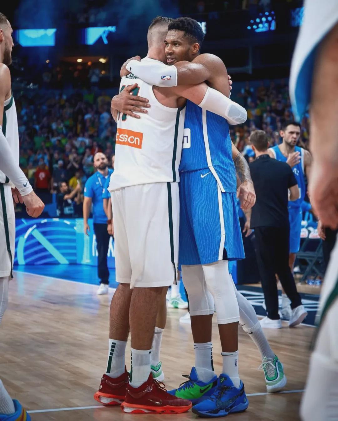 kaiyun-狂砍24分15篮板！1换1神级交易！改变西部格局