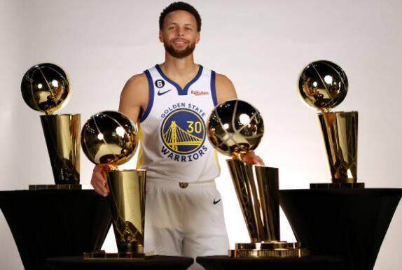 开云APP-进取心如科比詹皇！34岁库里仍渴望变强